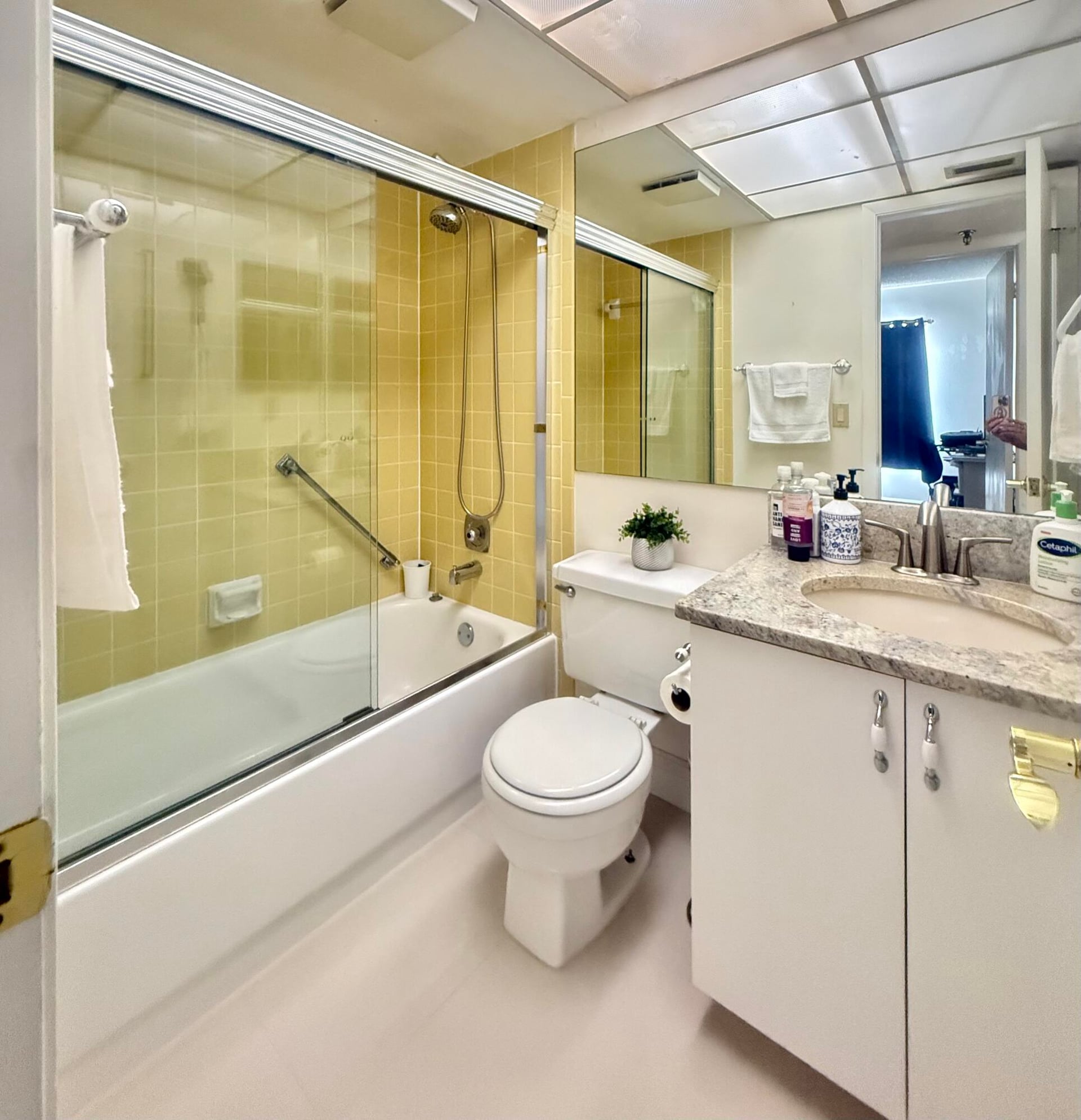  Unit 402 photo 26