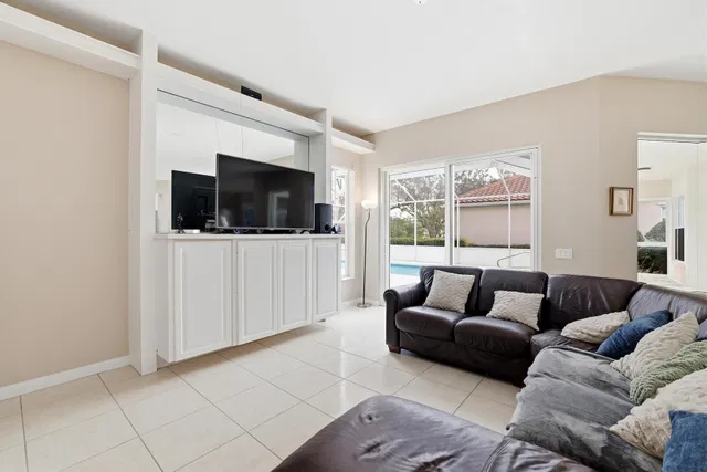 Residence photo 5