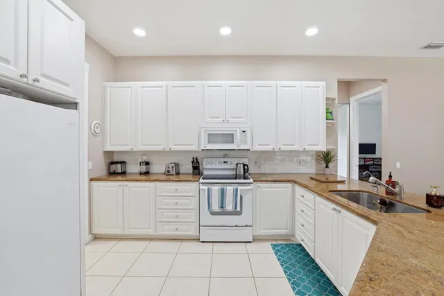 Residence photo 8