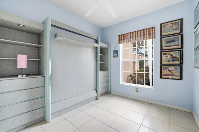 Residence photo 12