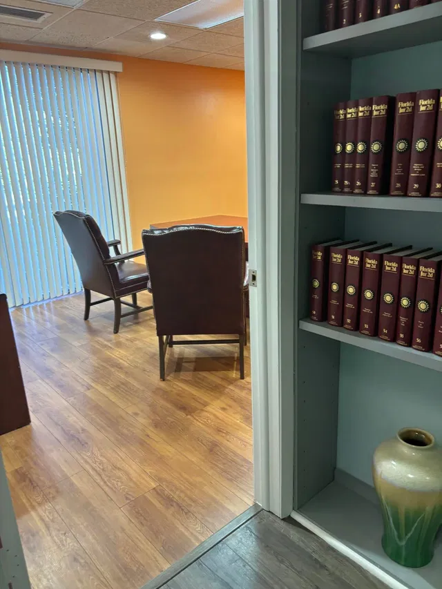 Unit 1070 photo 3