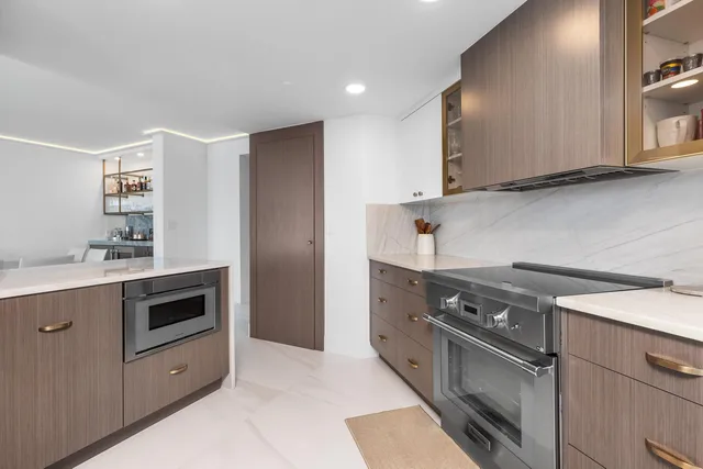 The Plaza of The Palm Beaches Unit 23A photo 3