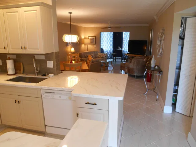 Unit 406 photo 6