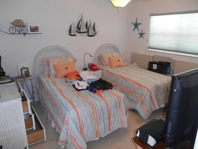 Unit 406 photo 17