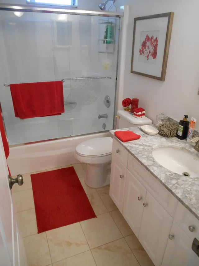 Unit 406 photo 18