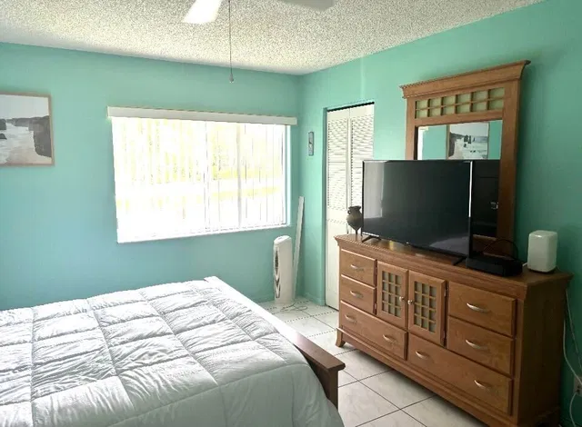 Unit B-2 photo 6