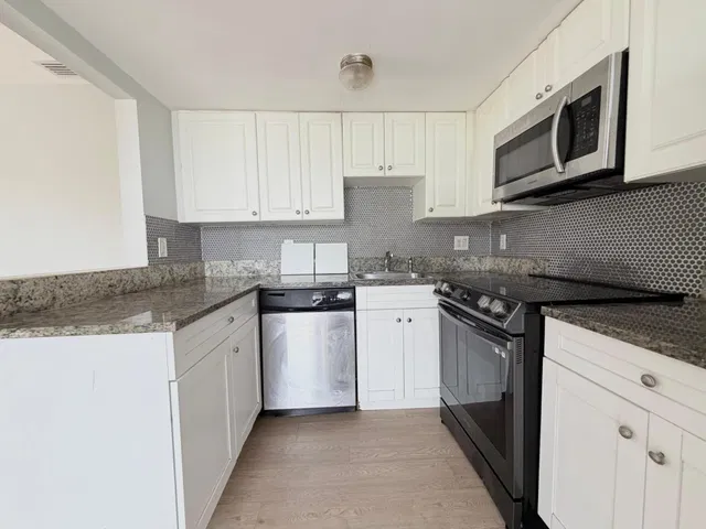 Unit E45 photo 2