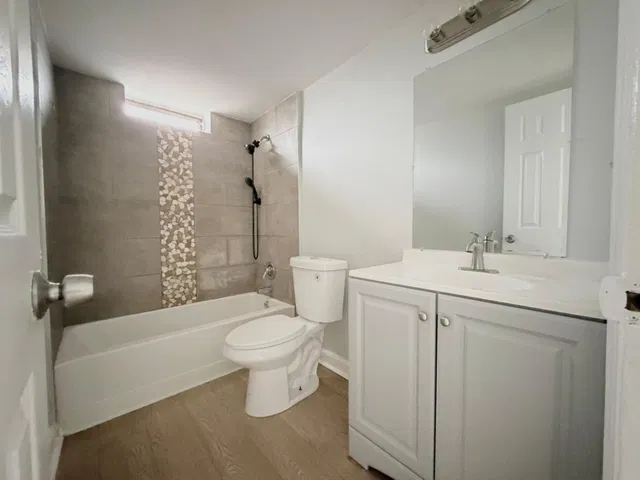 Unit E45 photo 3