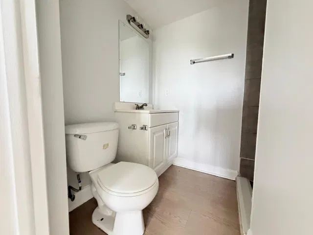Unit E45 photo 5
