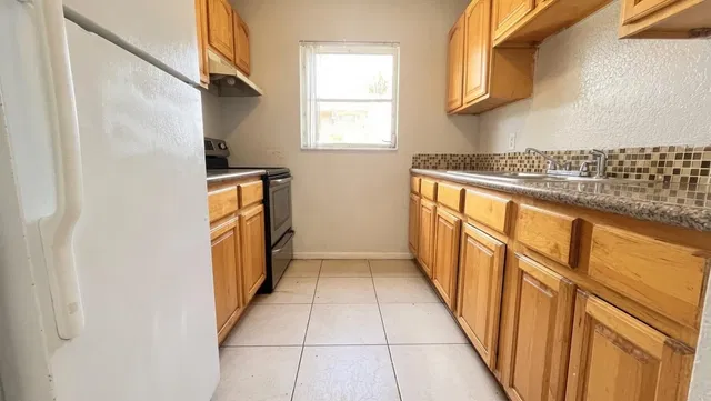 Unit 111 photo 2