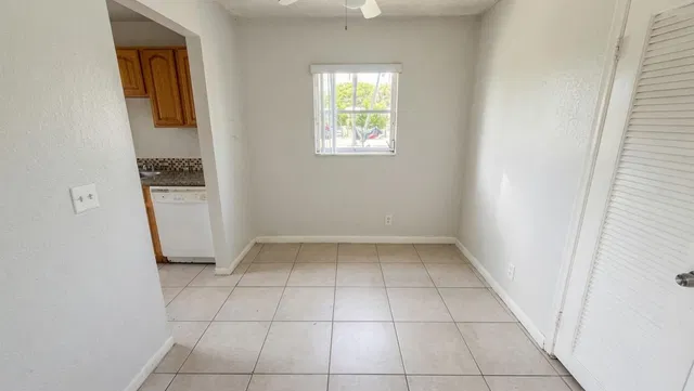 Unit 111 photo 8
