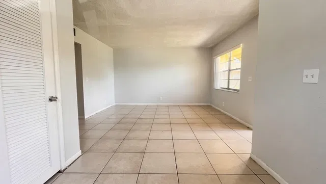 Unit 111 photo 20