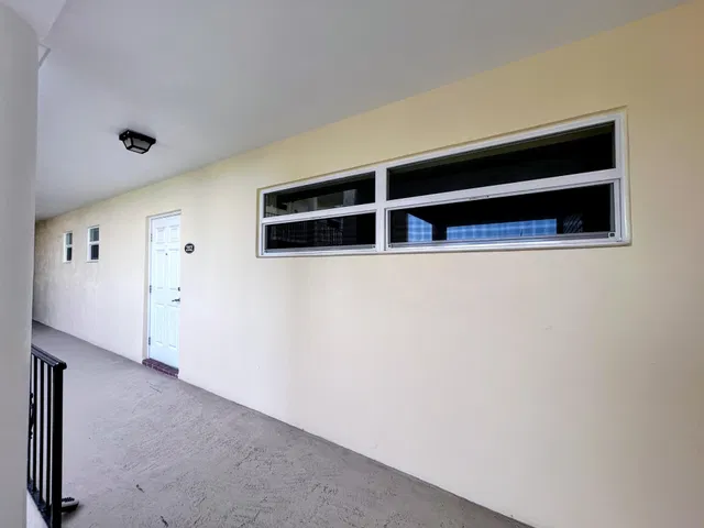 Unit 202 photo 4
