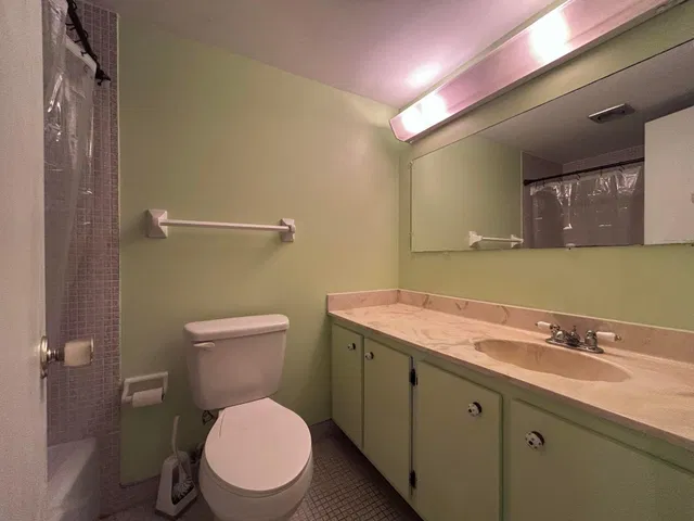 Unit 202 photo 23