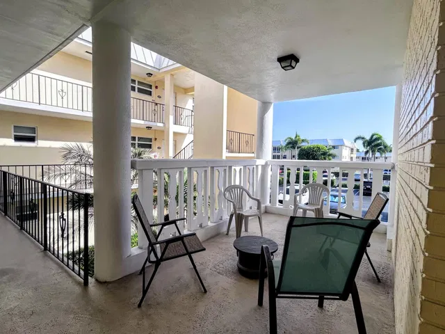 Unit 202 photo 27