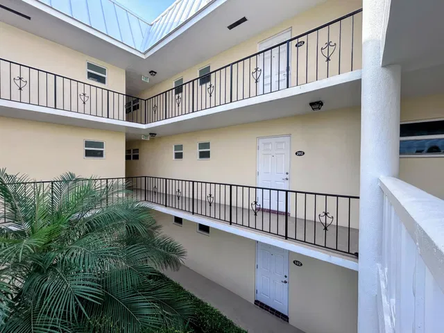 Unit 202 photo 29