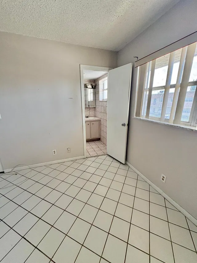  Residence photo 5