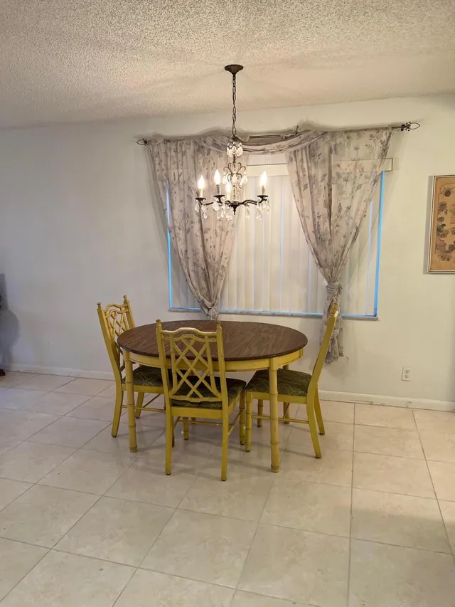 Residence photo 2