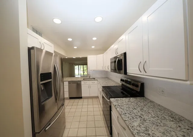 Unit 104 photo 5