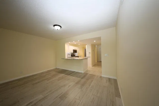 Unit 104 photo 7