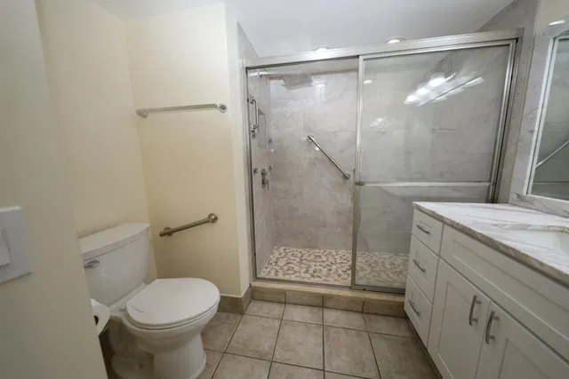 Unit 104 photo 11