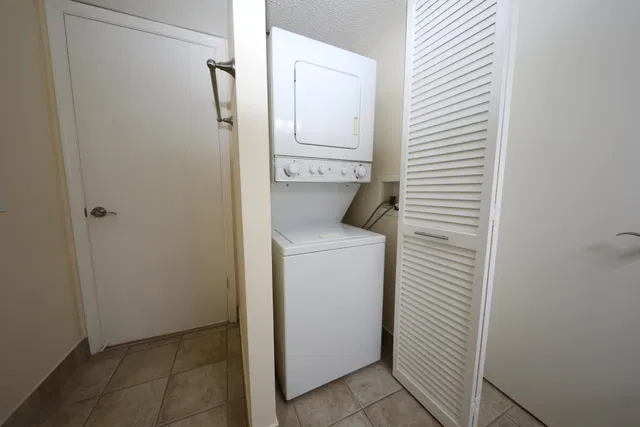 Unit 104 photo 16