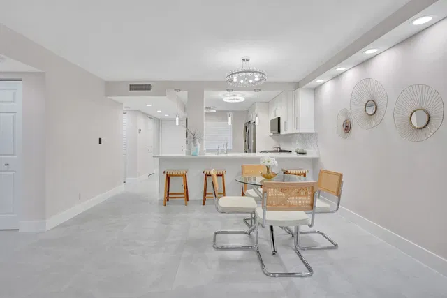 Unit 402 photo 14
