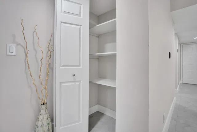 Unit 402 photo 15