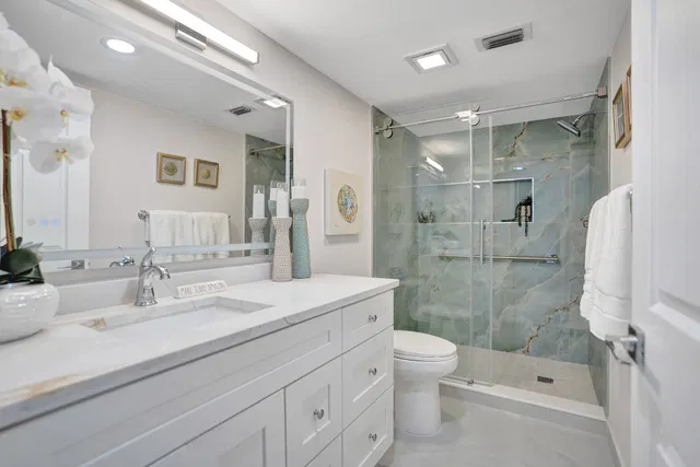 Unit 402 photo 20