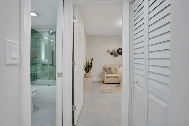 Unit 402 photo 25