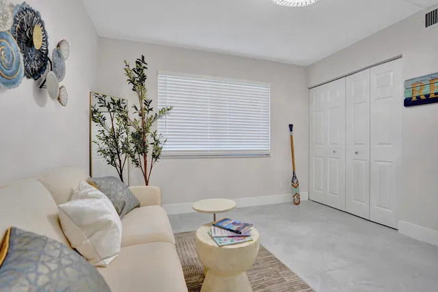 Unit 402 photo 29
