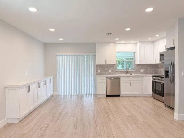  Residence photo 5