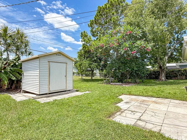  Residence photo 15
