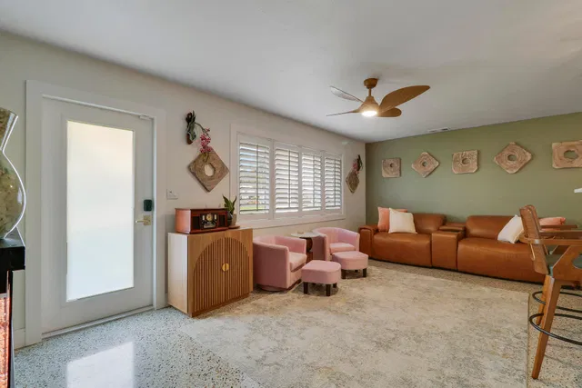 Residence photo 11
