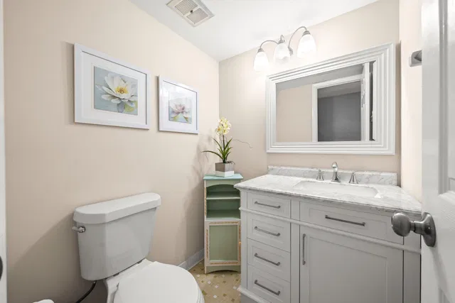 Unit 130 photo 13