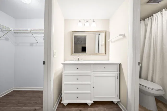 Unit 130 photo 17