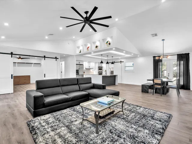 Residence photo 11