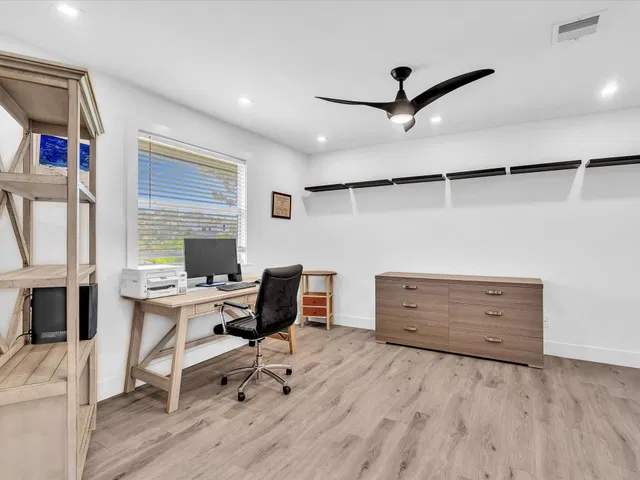 Residence photo 29