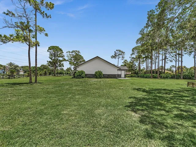 Residence photo 52