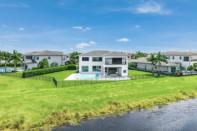 Boca Bridges Residence photo 2