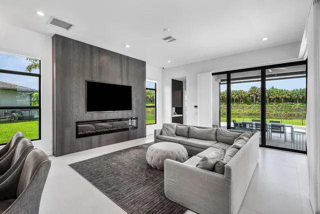 Boca Bridges Residence photo 18