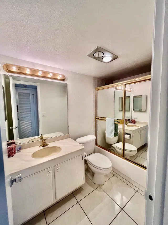 Unit 301 photo 25