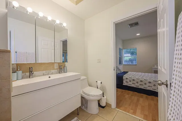 Residence photo 18