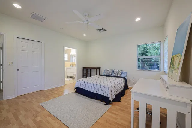 Residence photo 20
