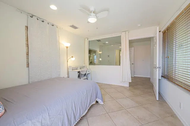 Residence photo 24
