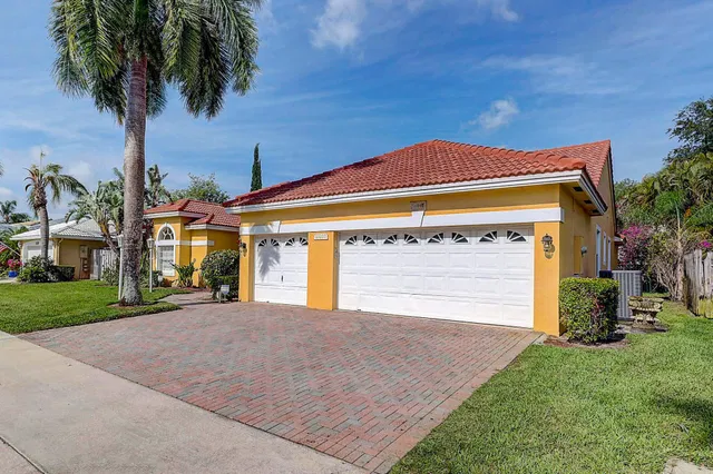 Residence photo 3
