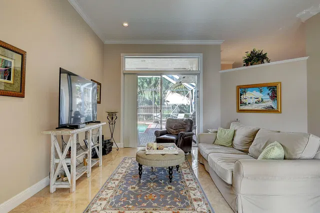 Residence photo 5