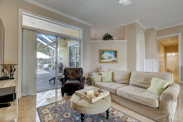 Residence photo 8