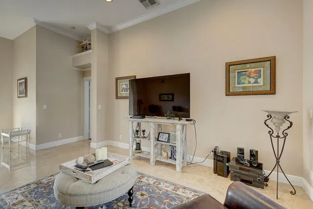 Residence photo 10