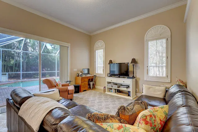 Residence photo 18